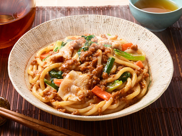 冷凍 完全メシ DELI 旨辛豆板醤の肉味噌まぜうどん